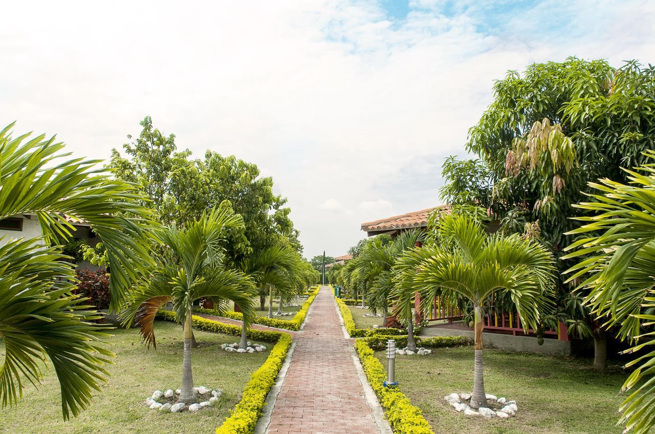 Hotel Campestre Tardes Calenas Yumbo Kültér fotó